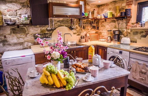 Sinalunga House | Idyllic Retreat with Private Pool & Garden near Siena