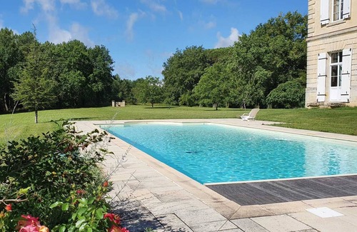 Gardegan-et-Tourtirac House | Characterful House in Gardegan-et-Tourtirac with Pool