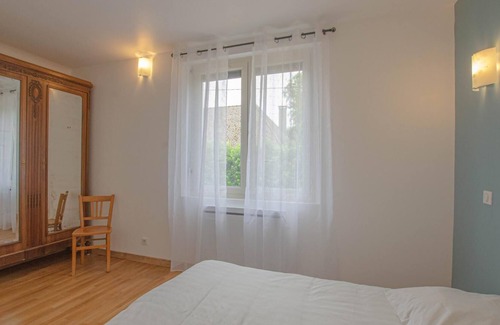 Brienne-le-Chateau Villa | Relaxing Escape with Garden Near Paris in Forêt d'Orient