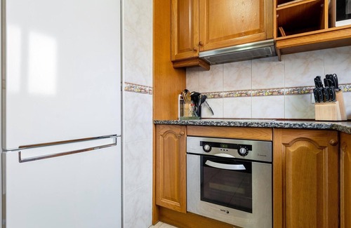 Palamos Villa | Cozy House with Garage and Ping Pong, Steps from the Beach