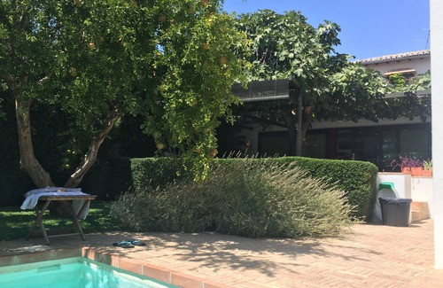 Beiro House | Peaceful Retreat with Garden, 15 Minutes from City Center