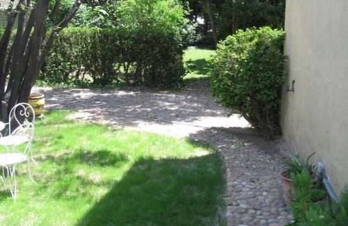 Montfavet Apartment | Cozy House with Garden and Family-Friendly Amenities