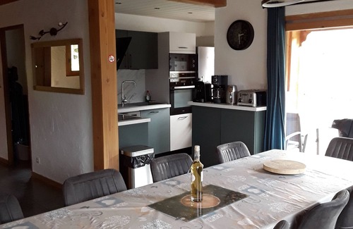 Morzine Ski Chalet | Tranquil House with Garden and Lake View Amenities