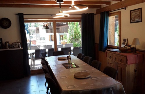 Morzine Ski Chalet | Tranquil House with Garden and Lake View Amenities