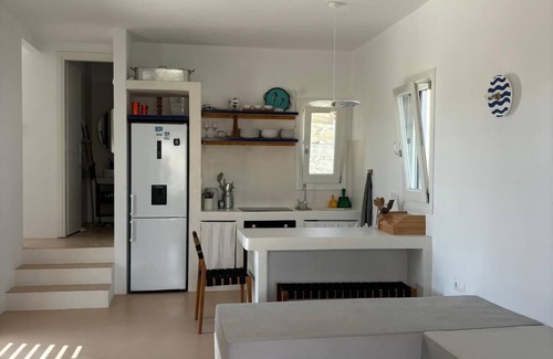 Ios Town House | House with garden in the bay of Yialos, 400 m from the sea