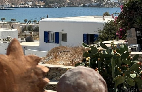 Ios Town House | House with garden in the bay of Yialos, 400 m from the sea