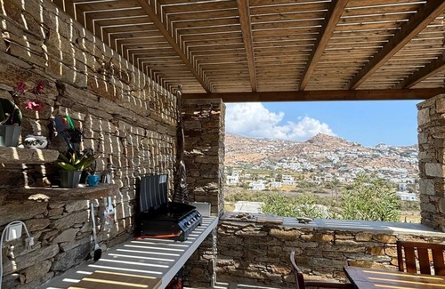 Ios Town House | House with garden in the bay of Yialos, 400 m from the sea