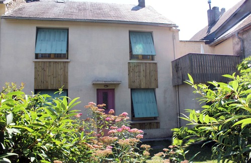 Gerde House | House with garden in the heart of the village of Gerde. Pets allowed.
