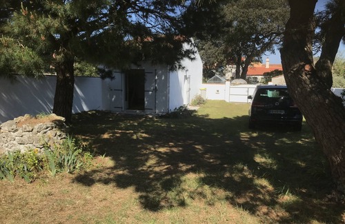 Barbatre House | Cozy House with Garden, Steps from the Beach and Oceanview