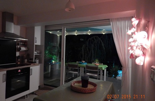 Sete Villa | Idyllic House with Garden & Oceanfront Pool Retreat