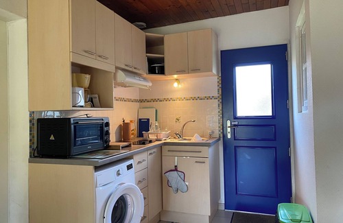 Mezos House | Pet-Friendly 3-Bedroom House with Garden and Ocean View