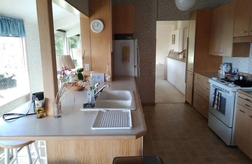 Edgemoor House | Scenic House with Great View Near Fairhaven, Bellingham