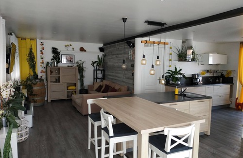 Bourgneuf House | Relaxing House with Jacuzzi and Pet-Friendly Amenities