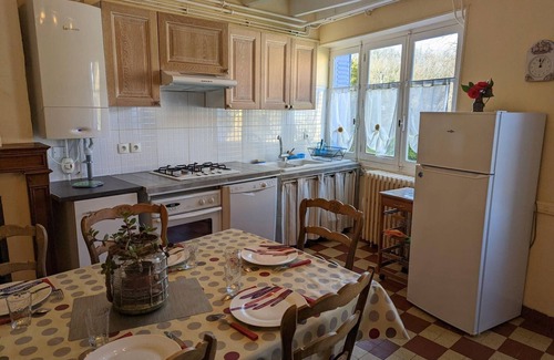 Cellefrouin Cottage | Cozy Gite Cellefrouin: 3 Bedrooms with Spa & Pet-Friendly