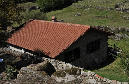 Arcos de Valdevez Cottage | Scenic House with Breathtaking Views in Peneda-Geres