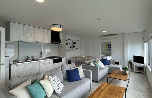 Suooshima House | Ocean View House for 8 with Free WiFi & Breakfast Included
