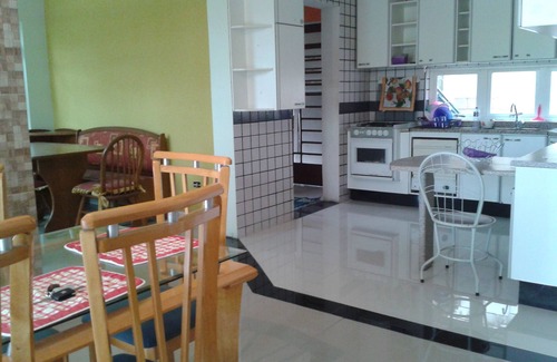 Mairipora House | Scenic House with Panoramic Views in Downtown Mairiporã