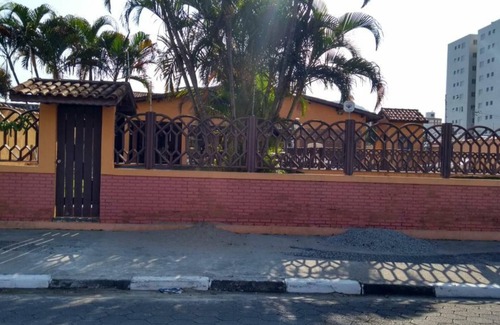 Ipiranga House | Idyllic House with Pool Just Steps from the Beach