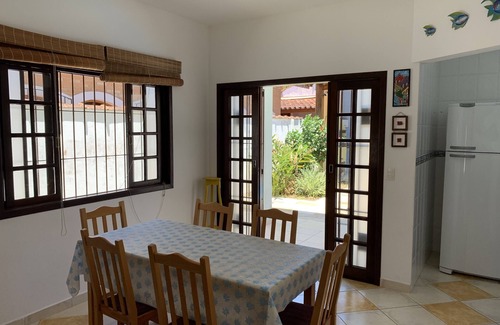 Toninhas House | Beachside Retreat with Pool and Ocean View, Rated 9.8