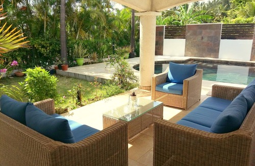 Etang Sale Les Bains House | House with pool and large terrace 5 minutes from a beautiful black sand beach