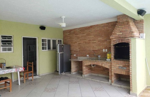 Centro House | Ideal House with Pool & Barbecue in Itanhaém - Rated 10/10