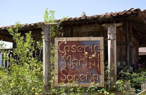 Pruneda Cottage | Relaxing Retreat with Pool & Garden Near Picos de Europa