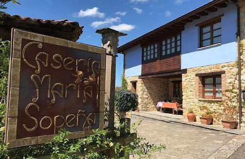 Pruneda Cottage | Relaxing Retreat with Pool & Garden Near Picos de Europa