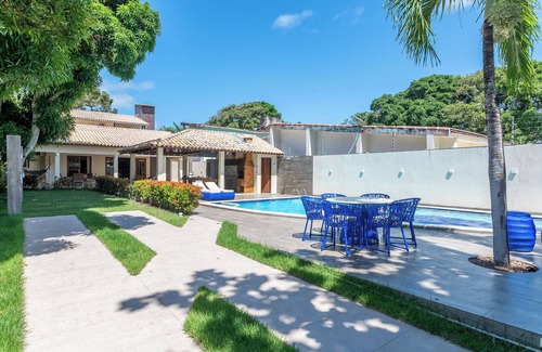 Tamandare House | Spacious House with Pool & Garden near Tamandar Beach
