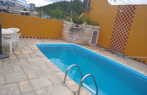 Ipiranga House | Cozy House with Pool Near Martim de Sá Beach, Caraguatatuba