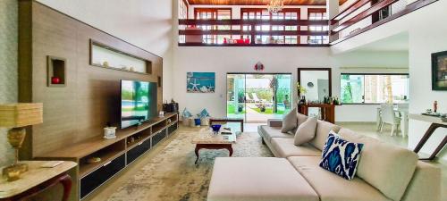 Jardim Acapulco House | Relaxing Casa with Pool and BBQ in Guarujá - 4-Star Stay
