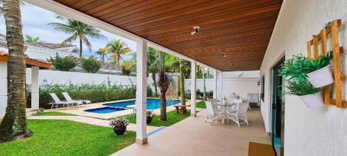 Jardim Acapulco House | Relaxing Casa with Pool and BBQ in Guarujá - 4-Star Stay