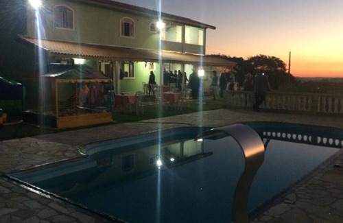 Mairinque House | House with pool field pool table