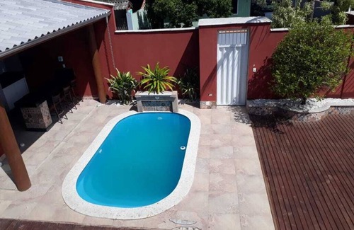 Canto Grande House | Relaxing Pool Retreat for Holiday Rentals in Canto Grande