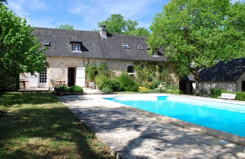 Turenne House | Inviting House with Private Pool and Breakfast Included