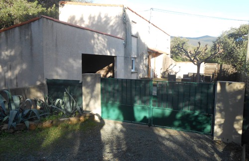 Pierrerue House | Idyllic House with Pool in a Serene Pine Hamlet