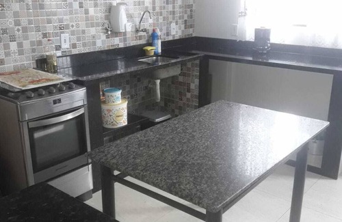Jardim Esperanca House | Relaxing Retreat with Pool in Cabo Frio for Families