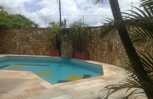 Tupy House | Relaxing House with Pool in Garden, Steps from the Beach
