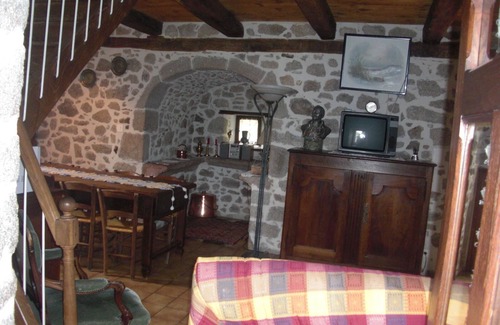 Mourjou House | Idyllic House with Pool in Cantal Countryside - Guest Rated 9.8
