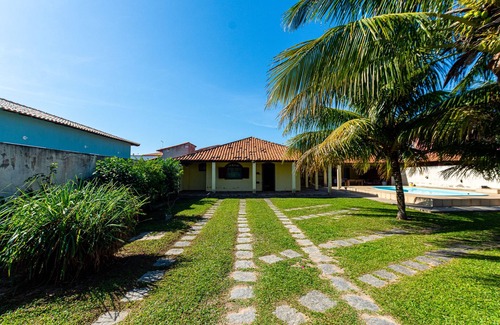 Sao Vicente de Paula House | Beautiful House with Pool Steps from Vilatur Beach