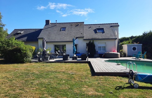 Guerande House | Inviting House with Pool Near Sea in La Baule & Guérande