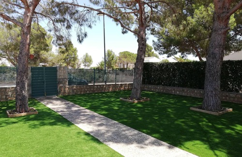 Calafat Ski Chalet | Beachfront House with Pool and Ocean Views