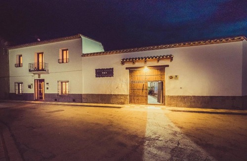 Hoya-Gonzalo Cottage | House with private patio for 17 with jacuzzi
