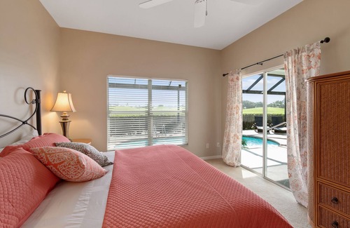 Falcons Glen House | Premier House with Private Heated Pool on Golf Course