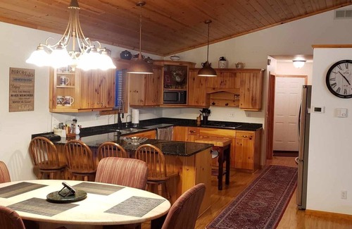 Miltona House | Idyllic Retreat with Private Lake Access & Premier Amenities