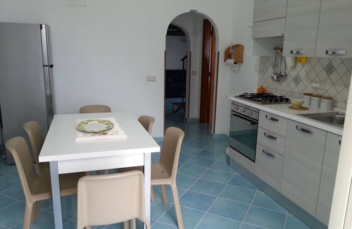 Montepertuso House | Elegant House with Ocean View and Private Parking in Positano