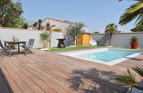 La Couarde-sur-Mer House | House with swimming pool 300 metres from the beach and center