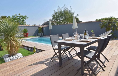 La Couarde-sur-Mer House | House with swimming pool 300 metres from the beach and center
