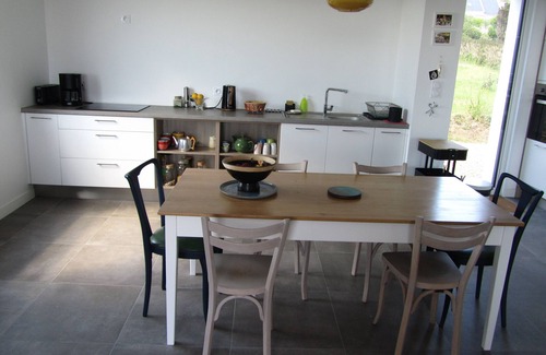 Primelin House | Coastal Retreat with Sea View Near Beaches and Paths