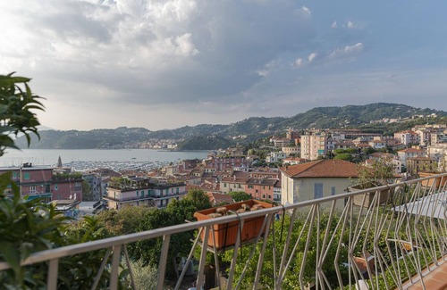Lerici House | Idyllic House with Ocean View - Guest Rated 10/10