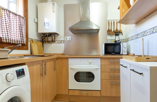 Senegue House | Beautiful House with Terrace in the Pyrenees, Pet Friendly